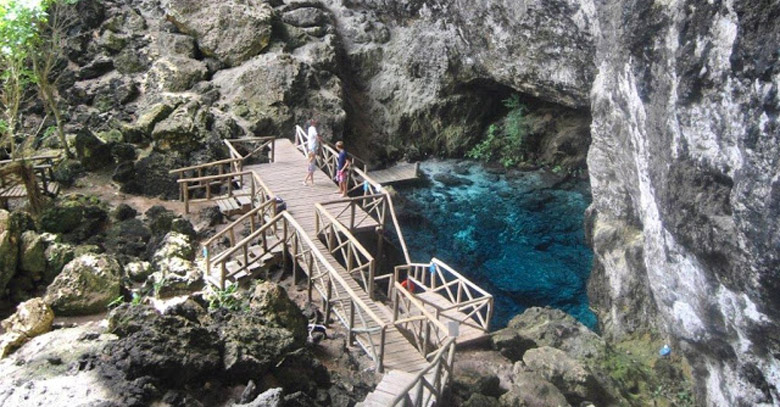 Hoyo Azul in Punta Cana