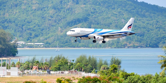 Z Bangkoku na Phuket samolotem