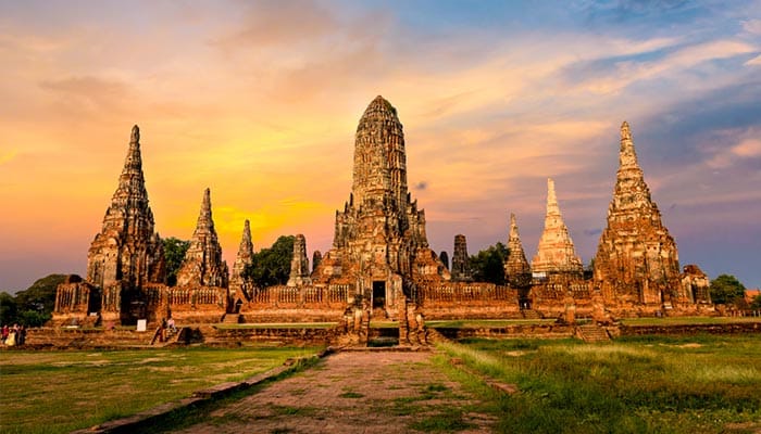 How to travel from Bangkok to Ayutthaya