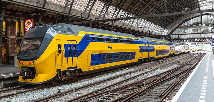 Amsterdam ke Brussels menaiki keretapi biasa