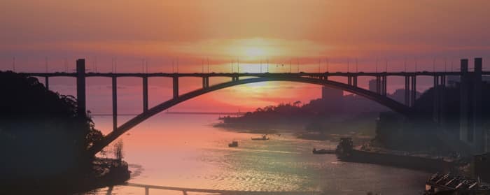 The Arrabida bridge over the Douro River