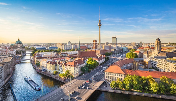 Hur man reser från Amsterdam till Berlin