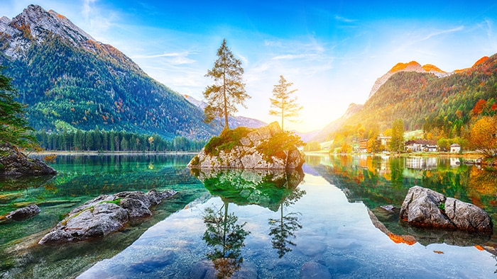 De berömda turkosa sjöarna i nationalparken Berchtesgaden