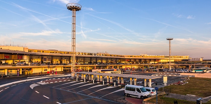 Der Flughafen Orly ist der zweitgrößte Flughafen in Paris
