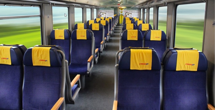 Die Standardsitze in einem RegioJet-Zug 