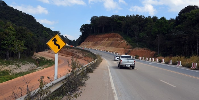 La Carretera de Chiang Mai a Chiang Rai tiene muchas curvas