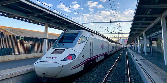 Mit dem Zug von Barcelona nach Valencia