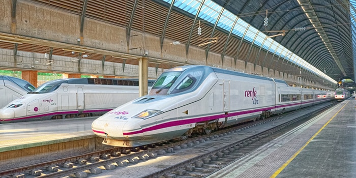 Mit dem Hochgeschwindigkeitszug von Madrid nach Granada