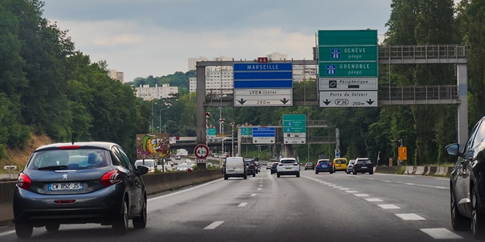 Mit dem Auto von Paris nach Lyon