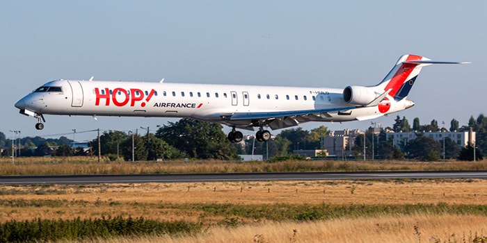 Air France Hop, flyr bombardier fly mellom Orly flyplass (ORY) og Lyon-Saint Exupéry flyplass