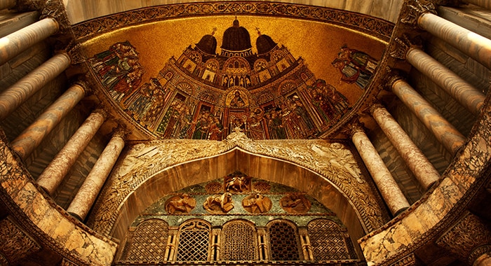 Splendida architettura all'interno della Basilica di San Marco