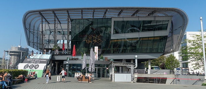 Zentraler Omnibusbahnhof München (ZOB) es la estación central de autobuses de Múnich