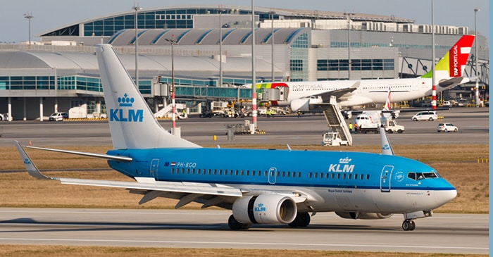 Ámsterdam a Praga en avión