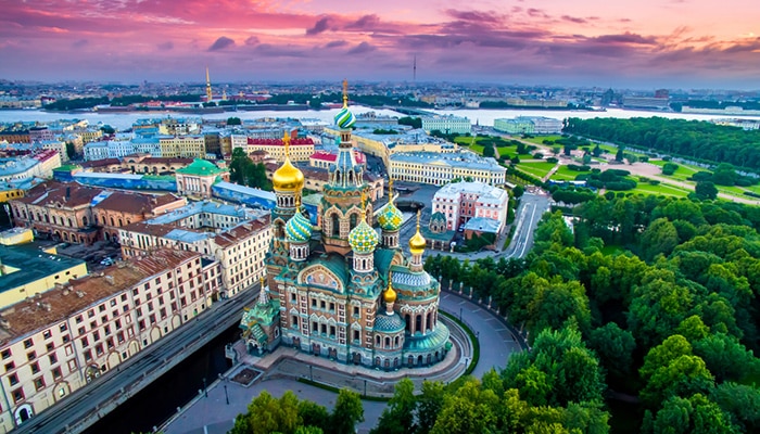 How to go from Moscow to St. Petersburg