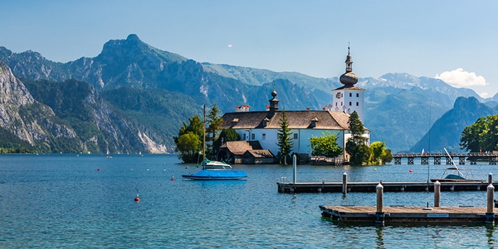 Vienna to Hallstatt by organised tour